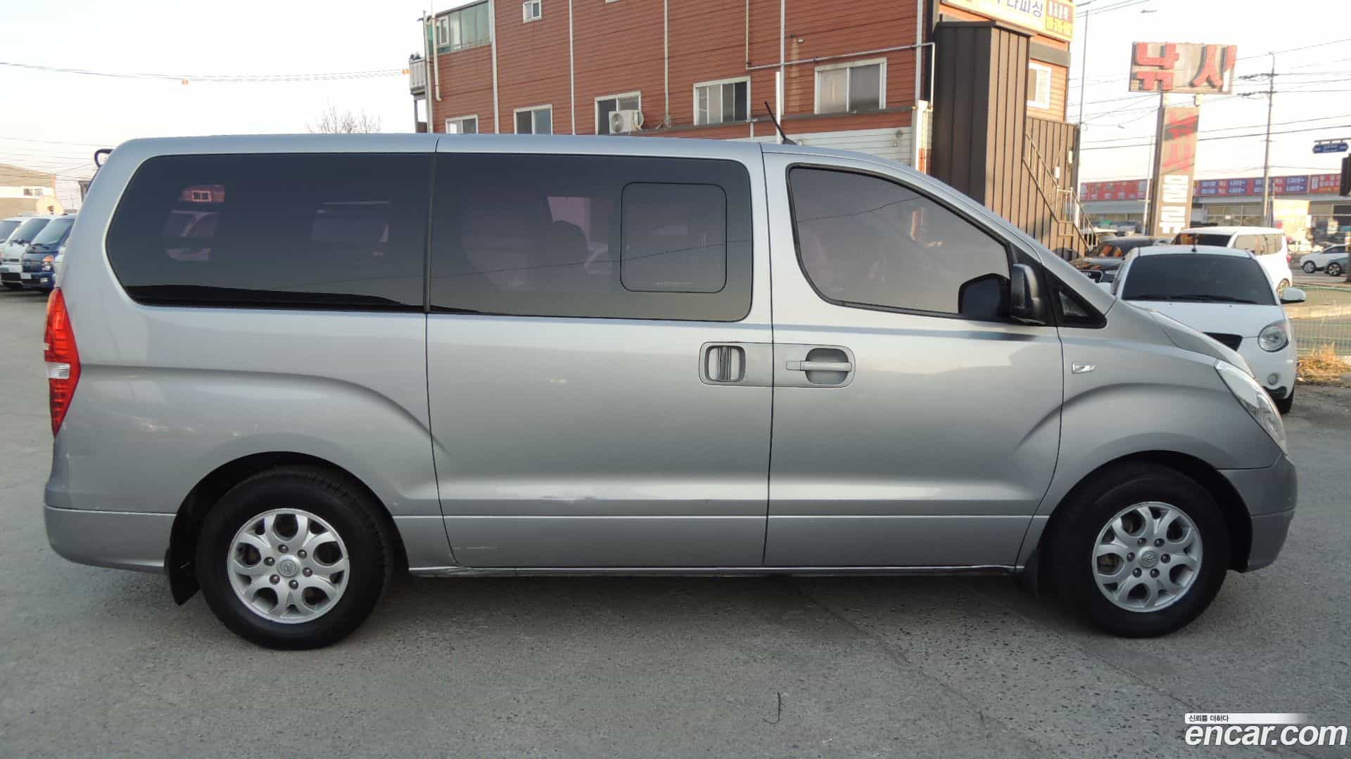 Starex Hyundai 2015.1-INNER-008