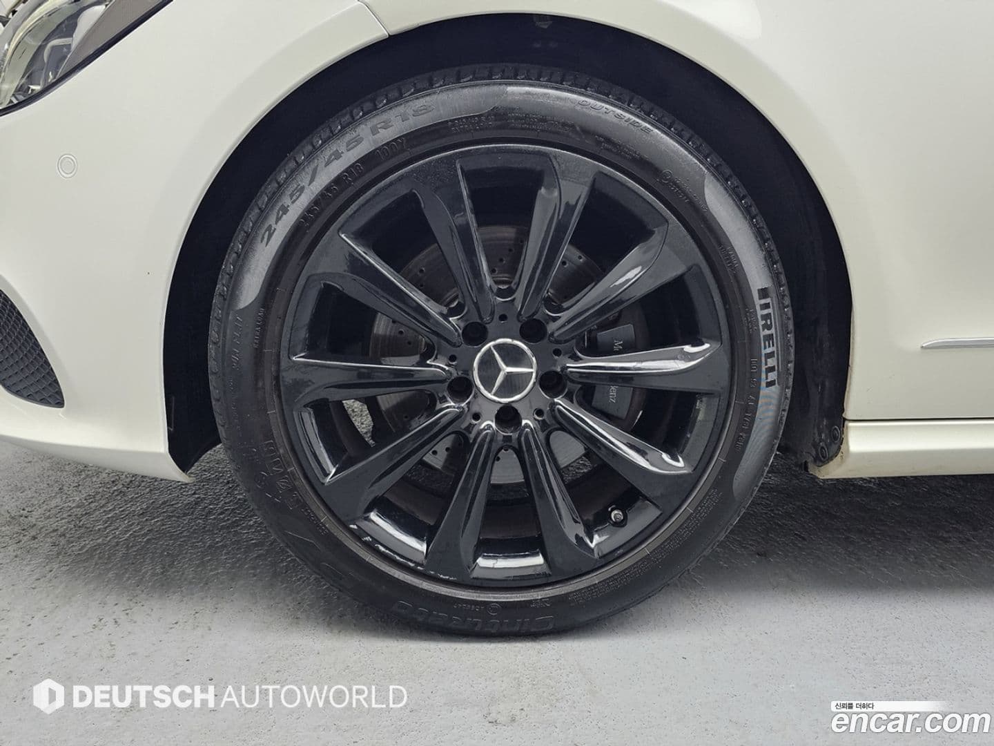 Main__Slider__Photo:CLS-Class Mercedes-Benz 2015.3-4