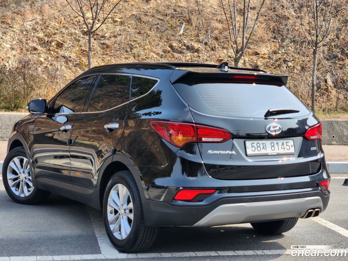 Main__Slider__Photo:Santafe Hyundai 2017.4-5