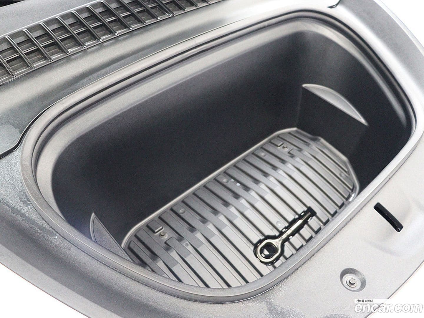 Main__Slider__Photo:Model Y Tesla 2023.8-5