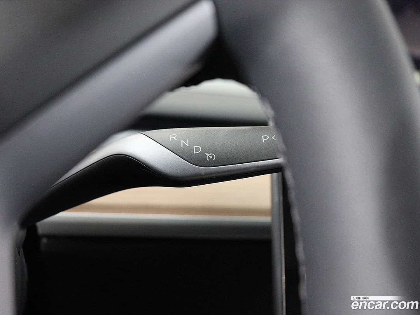 Model Y Tesla 2023.8-INNER-009