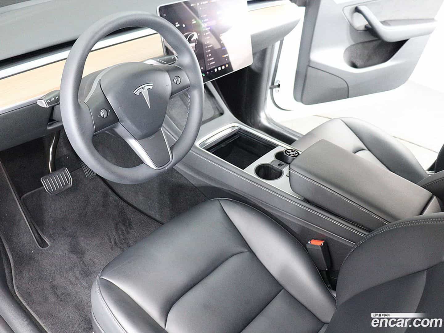 Model Y Tesla 2023.8-OPTION-015