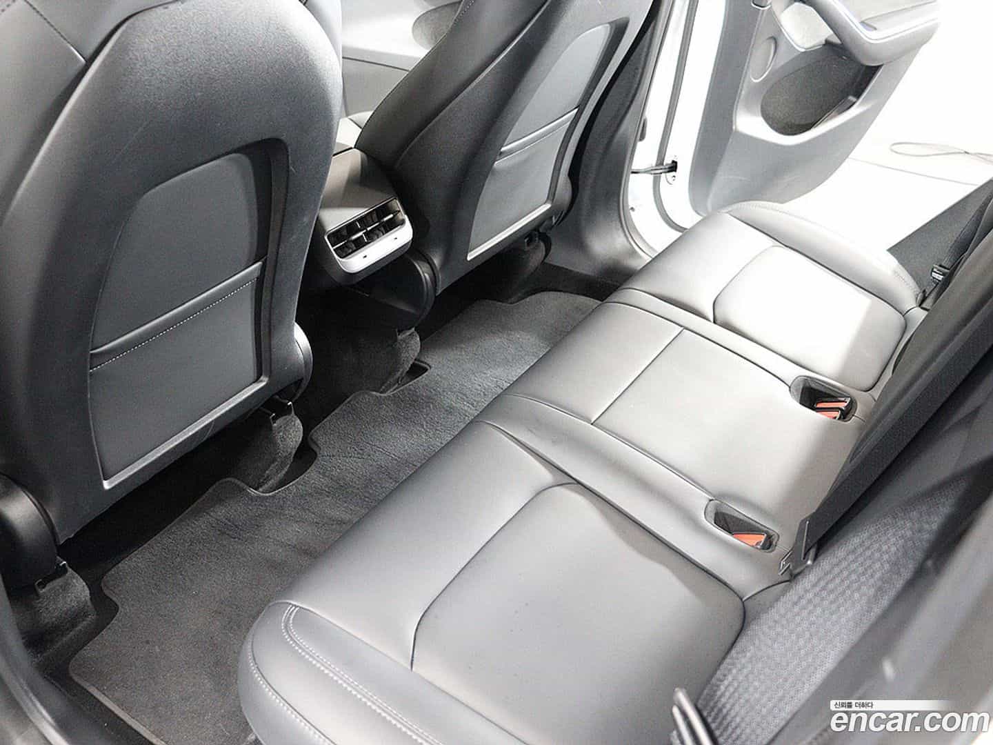 Model Y Tesla 2023.8-OPTION-016