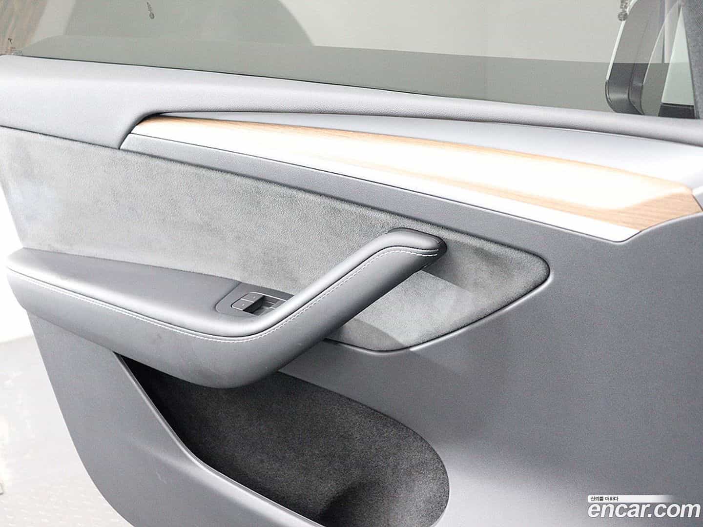 Model Y Tesla 2023.8-OPTION-020