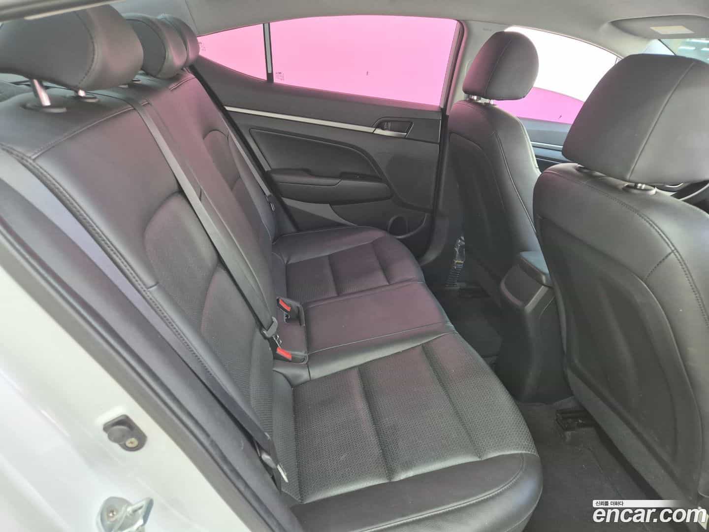 AVANTE Hyundai 2017.6-INNER-007