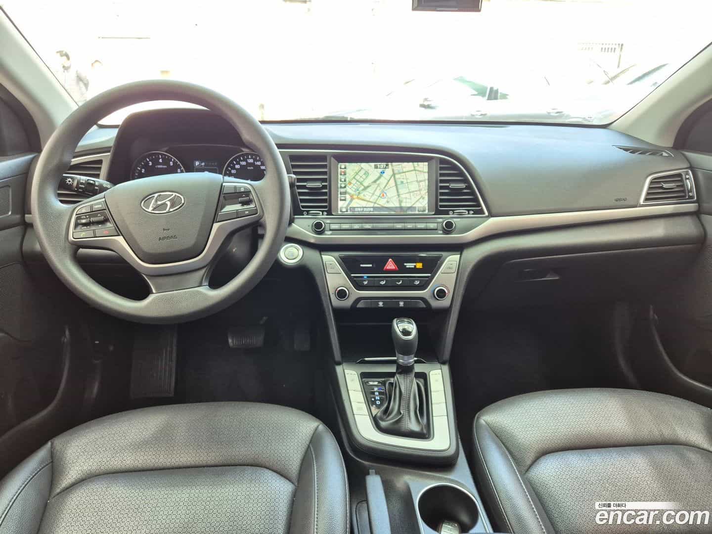 AVANTE Hyundai 2017.6-OPTION-015