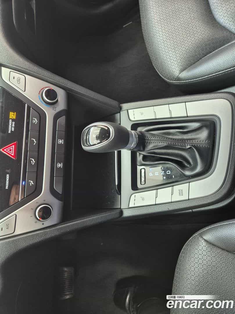 AVANTE Hyundai 2017.6-OPTION-019