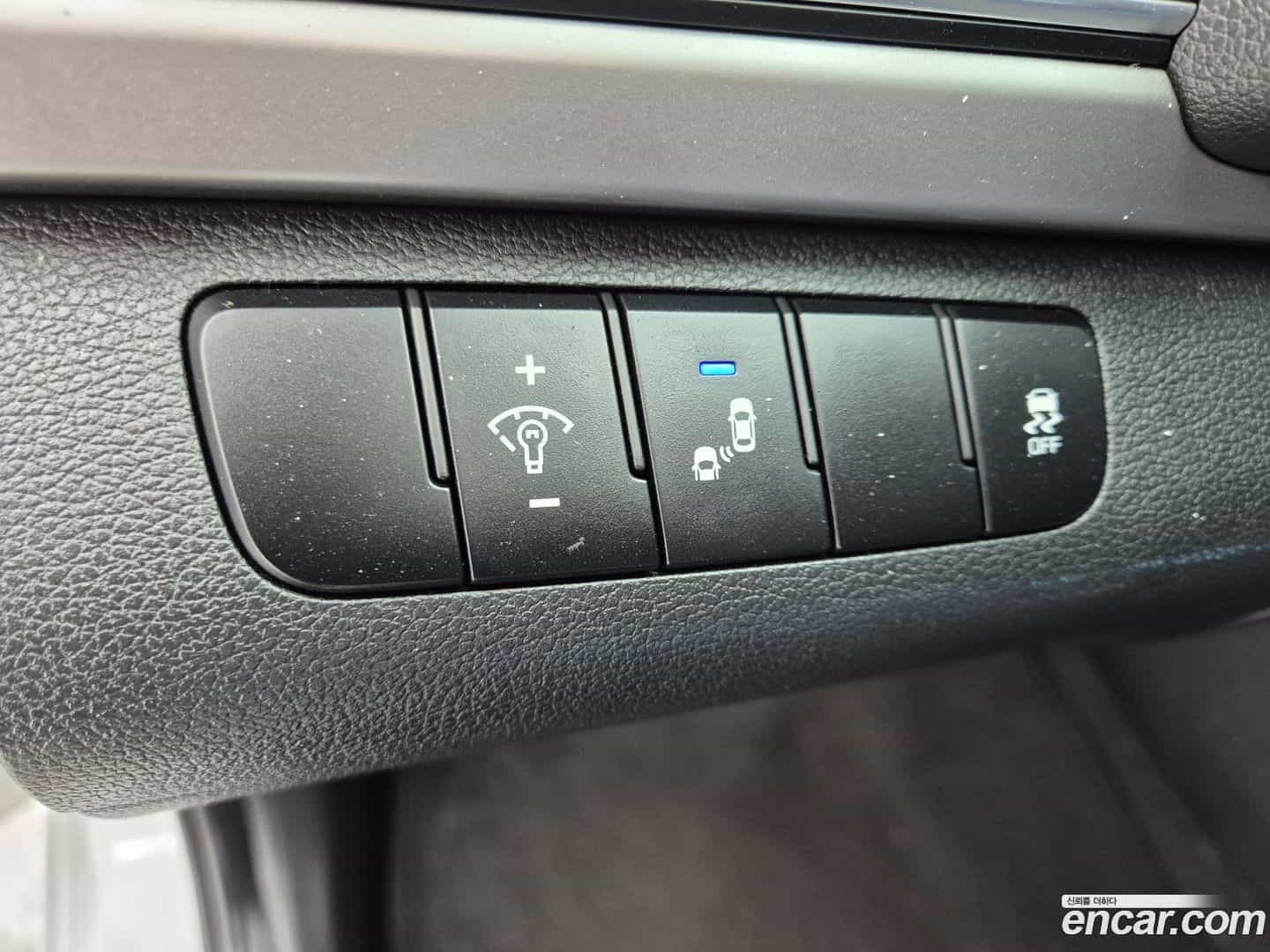 AVANTE Hyundai 2017.6-OPTION-020