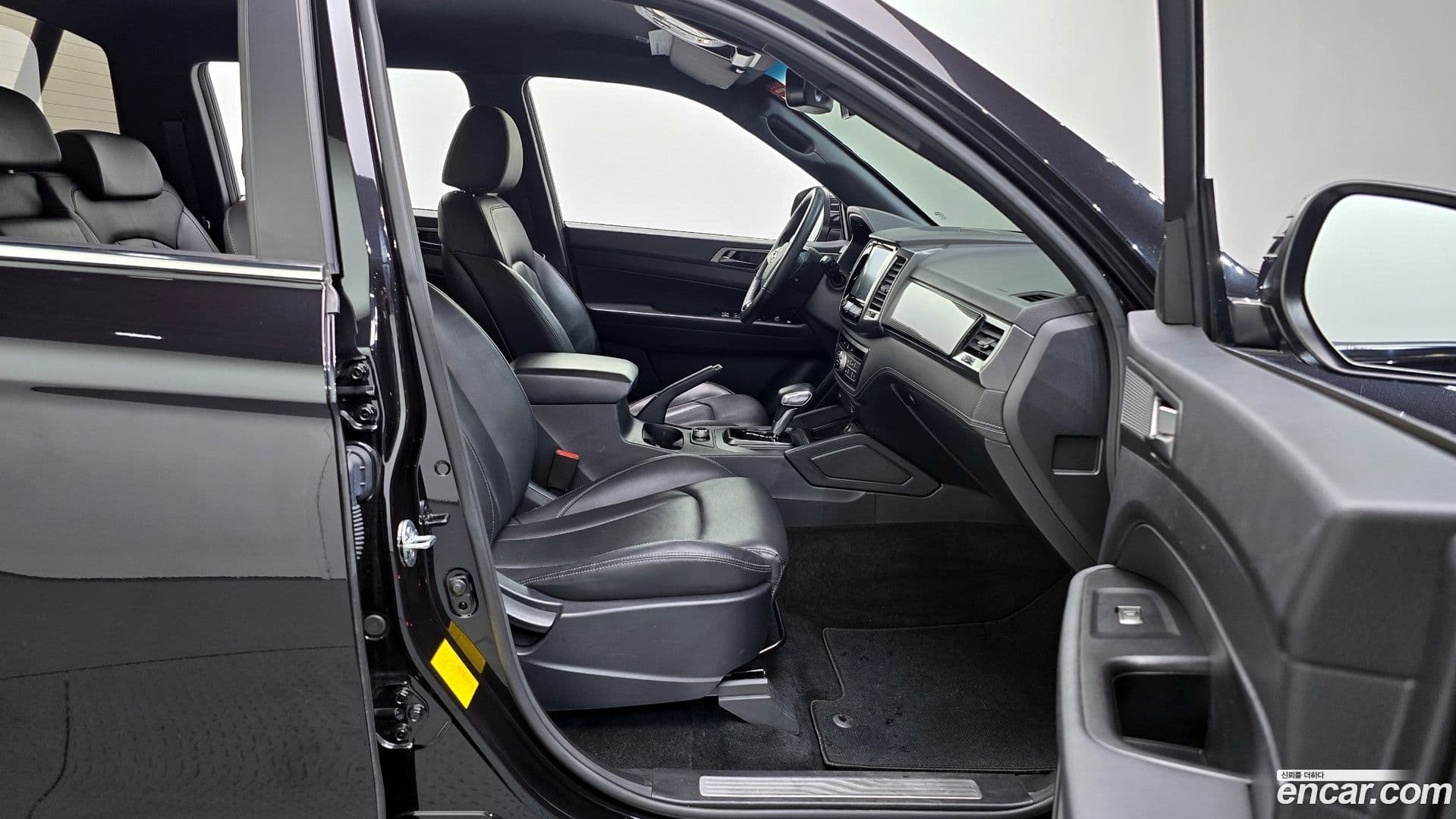 Main__Slider__Photo:Rexton KG_Mobility_Ssangyong 2023.3-9