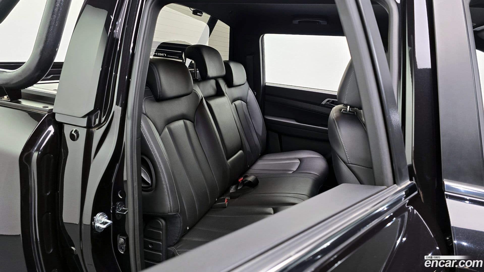 Main__Slider__Photo:Rexton KG_Mobility_Ssangyong 2023.3-11