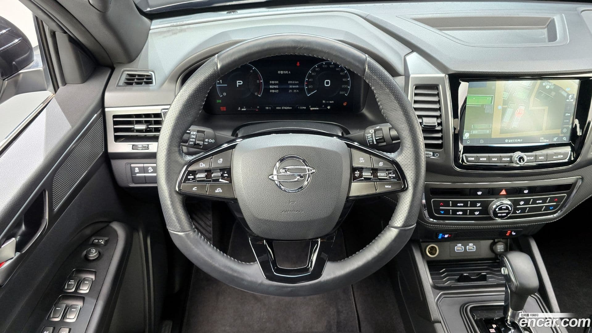 Main__Slider__Photo:Rexton KG_Mobility_Ssangyong 2023.3-13