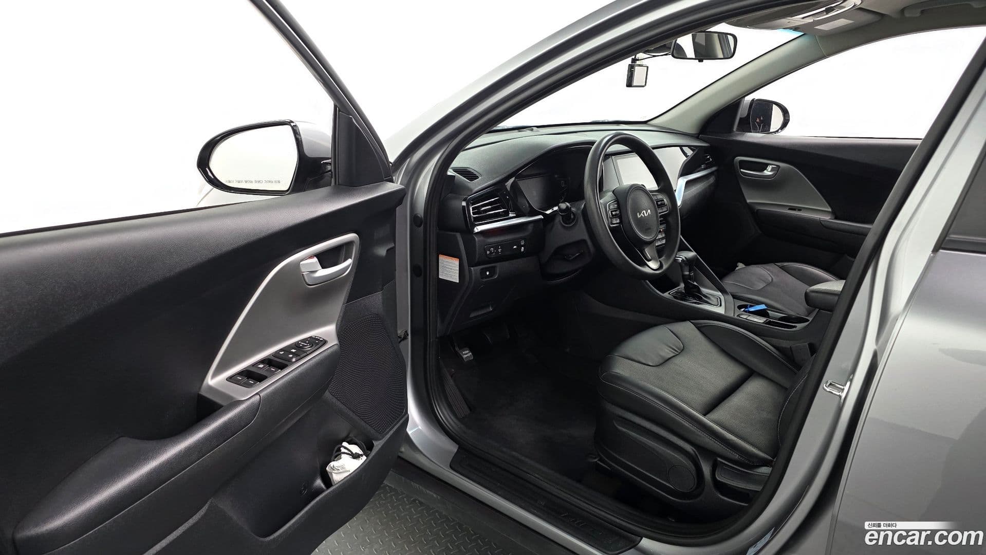 Main__Slider__Photo:Niro Kia 2021.8-10