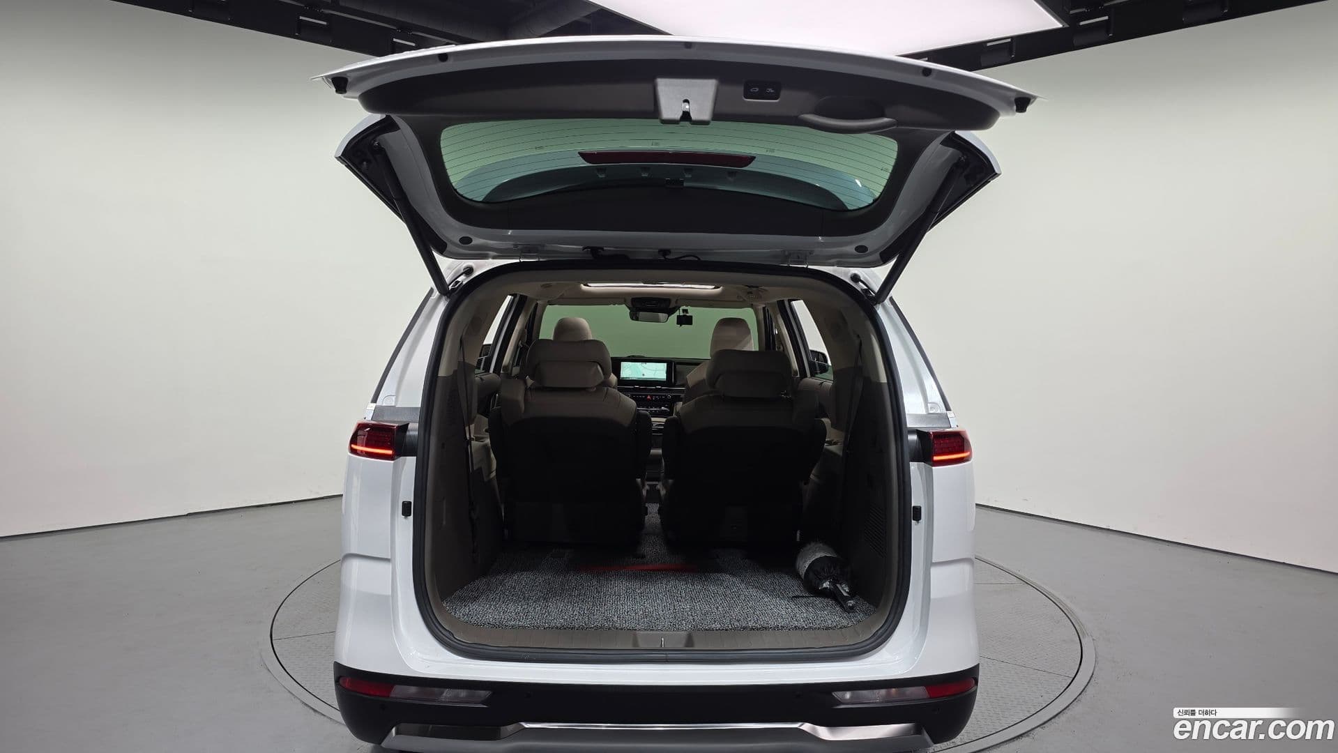 Main__Slider__Photo:Canival Kia 2022.6-19