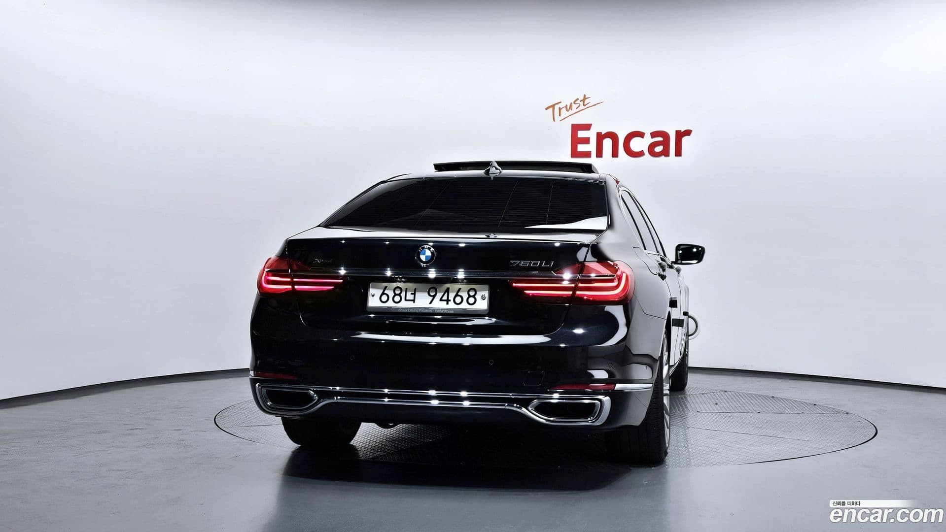 Main__Slider__Photo:7-Series BMW 2016.11-3