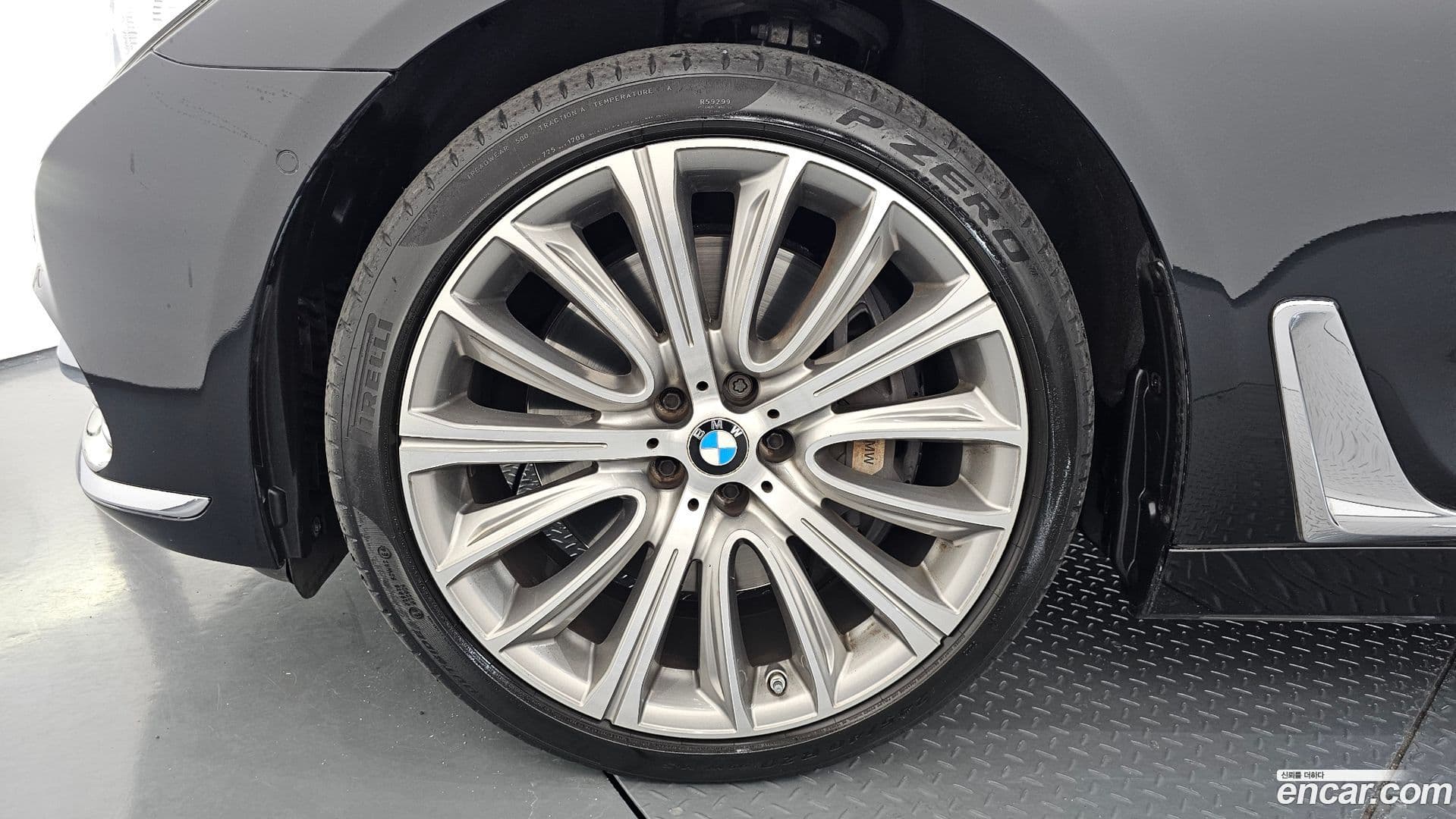 Main__Slider__Photo:7-Series BMW 2016.11-4