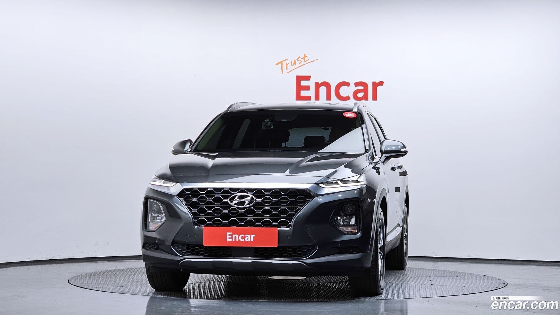 Main__Slider__Photo:Santafe Hyundai 2020.4-2