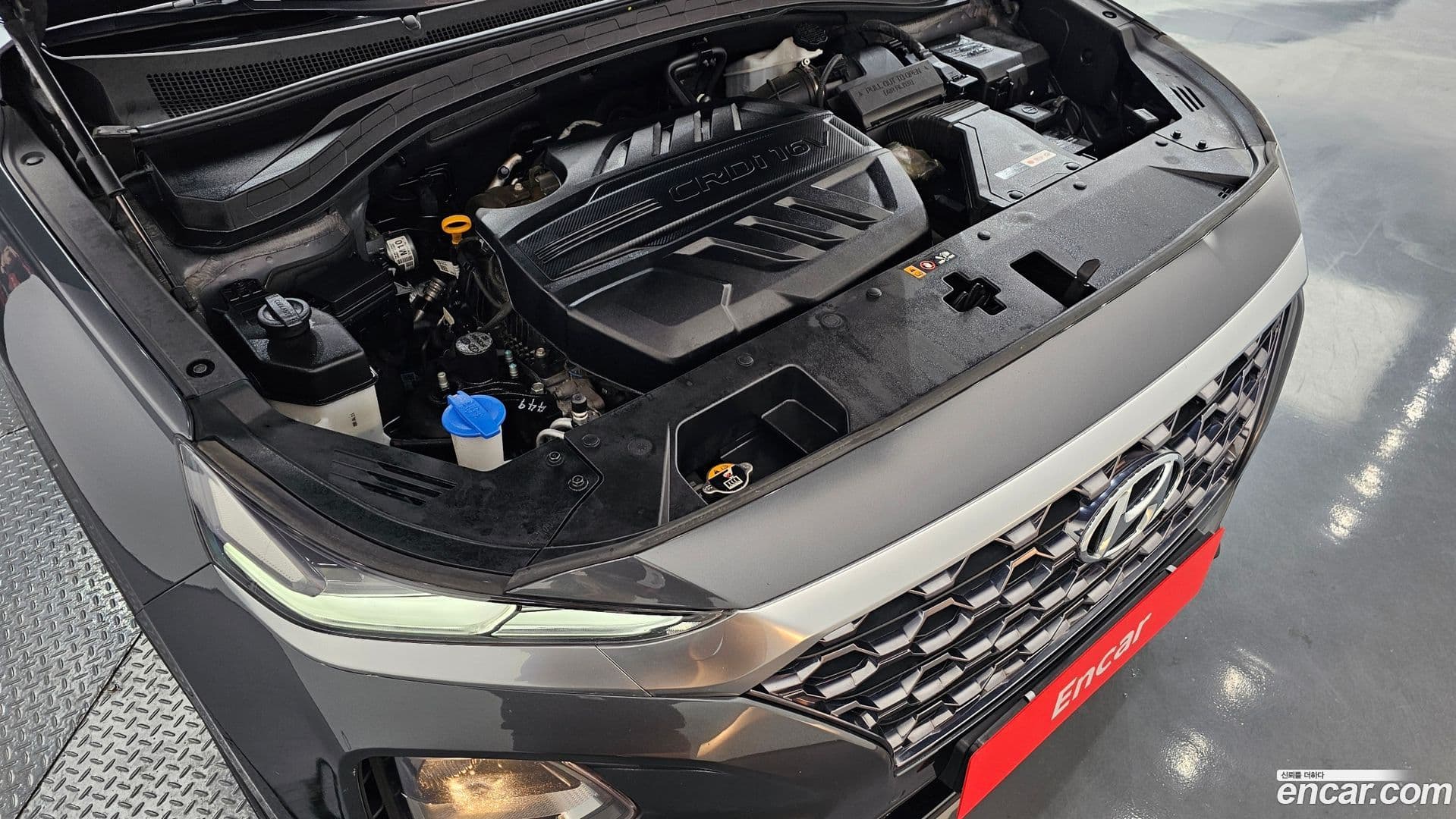 Main__Slider__Photo:Santafe Hyundai 2020.4-5