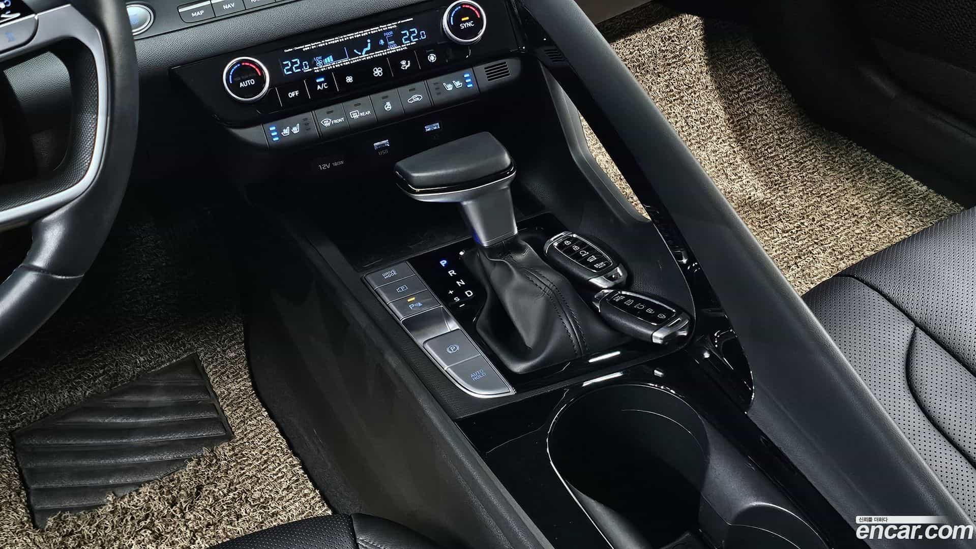 AVANTE Hyundai 2020.6-INNER-009