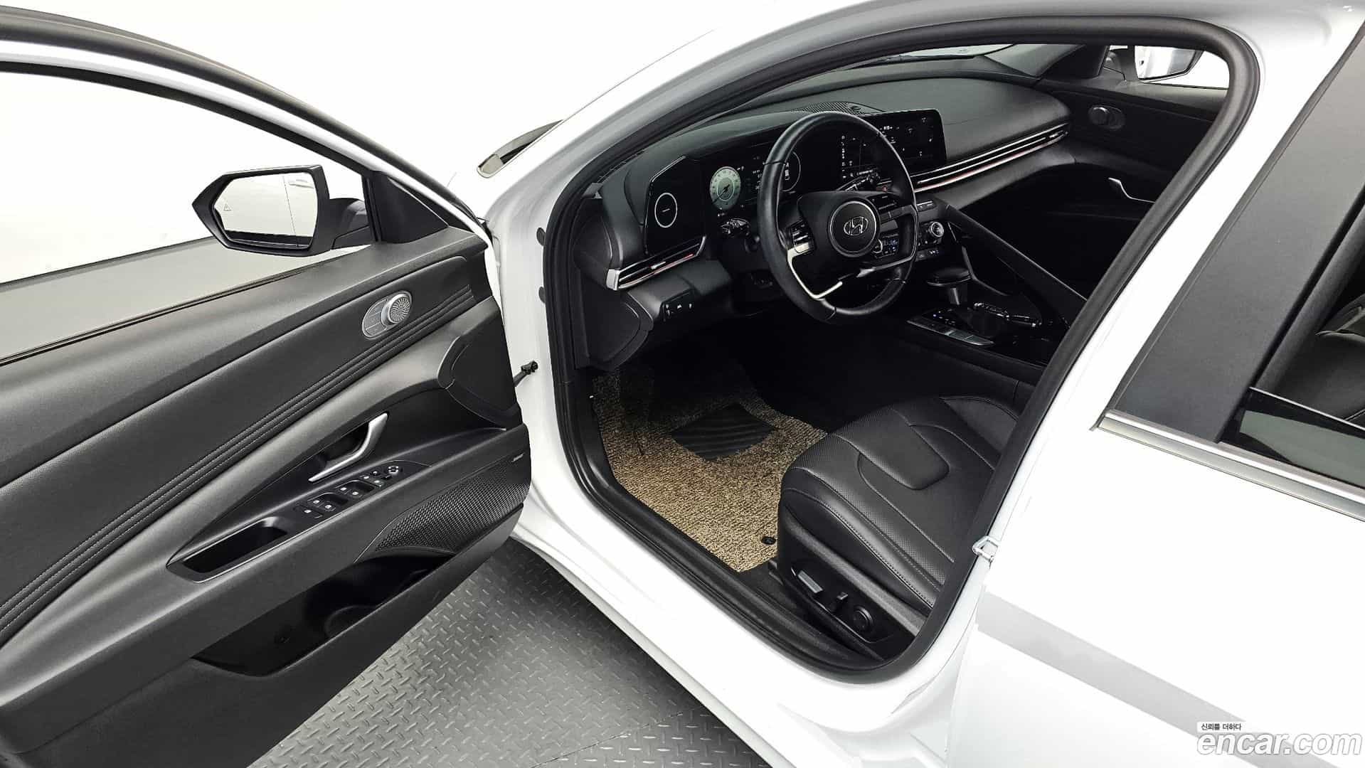 AVANTE Hyundai 2020.6-OPTION-015