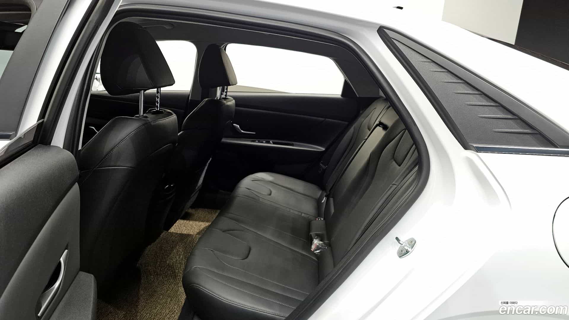 AVANTE Hyundai 2020.6-OPTION-016