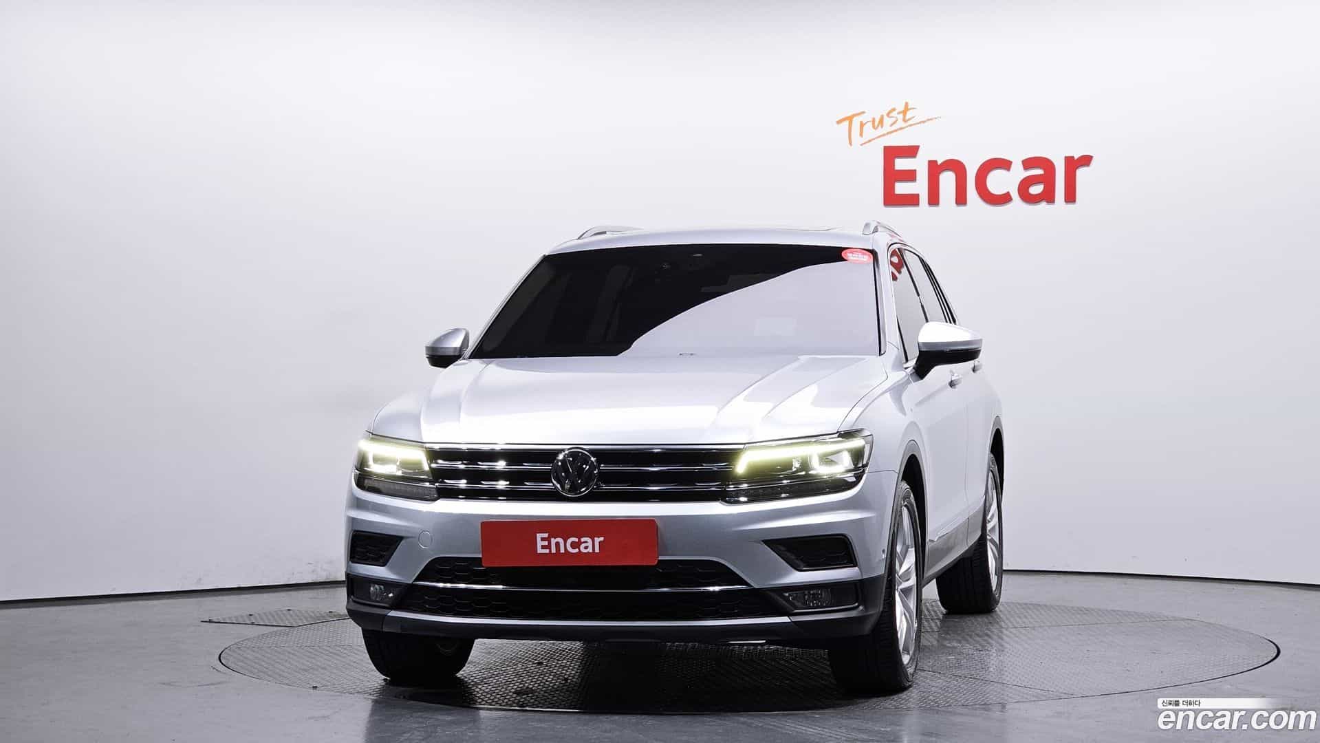Tiguan Volkswagen 2020.10-OUTER-003