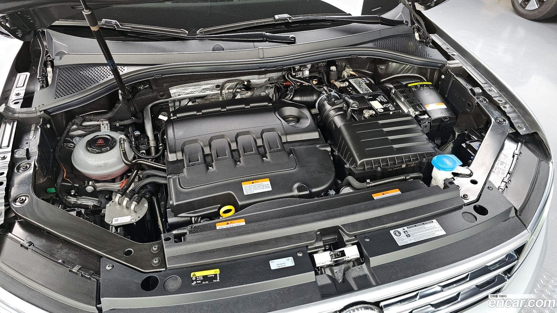 Main__Slider__Photo:Tiguan Volkswagen 2020.10-5