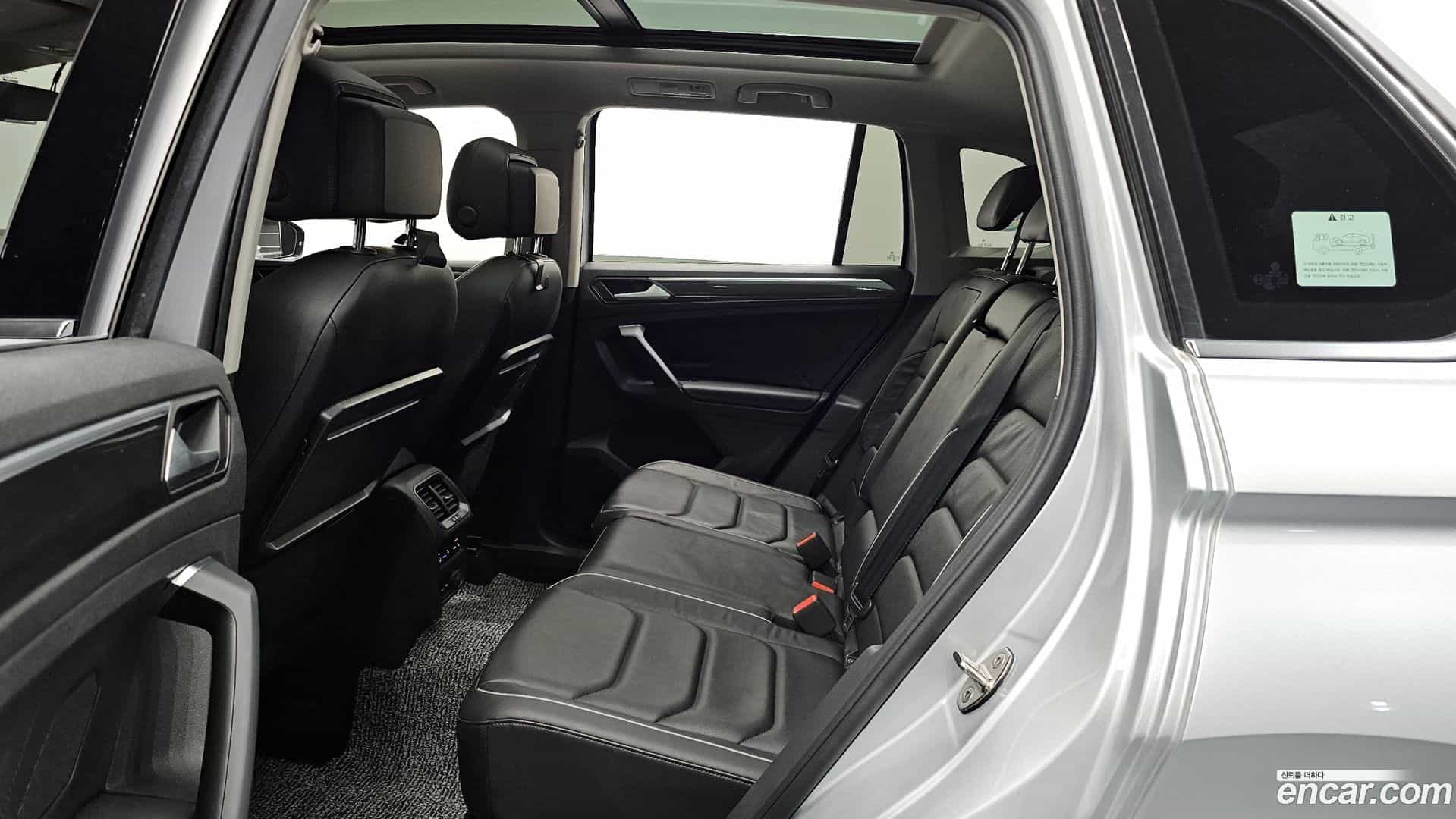 Tiguan Volkswagen 2020.10-OPTION-016