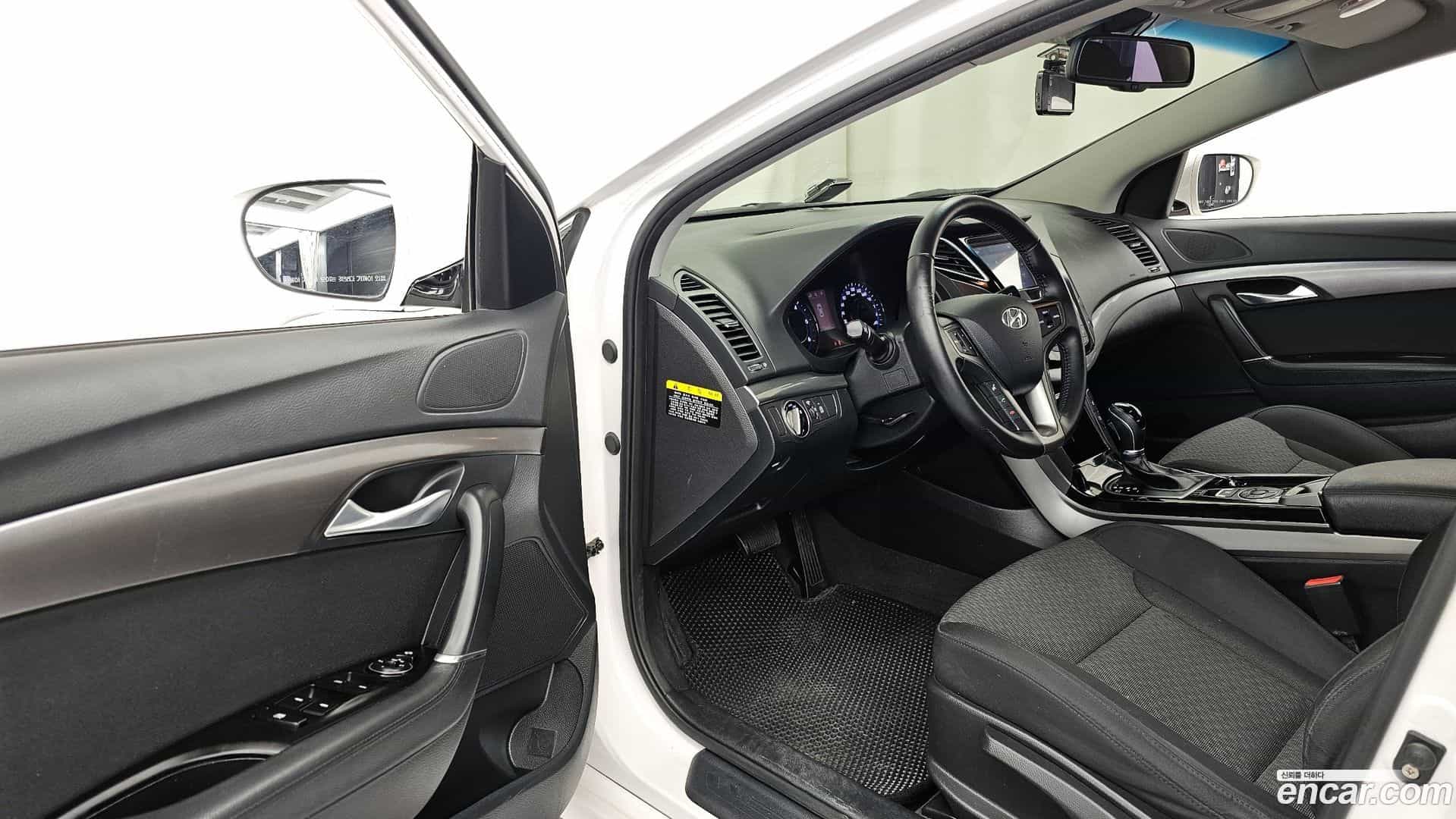 i40 Hyundai 2015.6-INNER-010