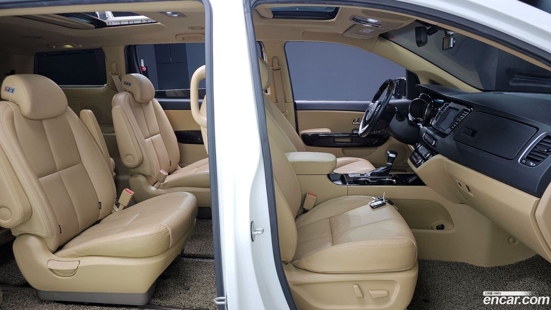 Main__Slider__Photo:Canival Kia 2020.5-9