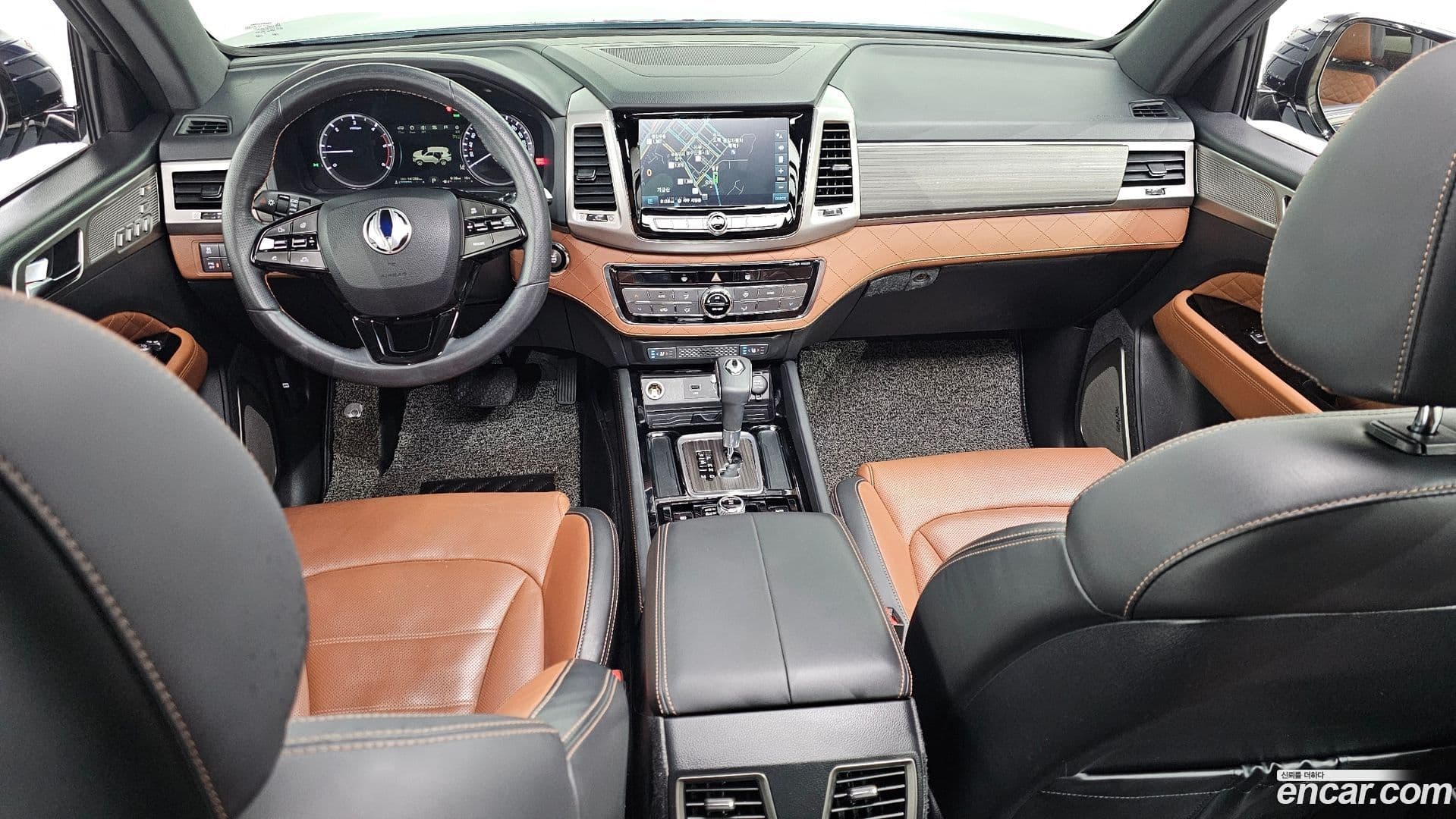 Main__Slider__Photo:Rexton KG_Mobility_Ssangyong 2018.3-6