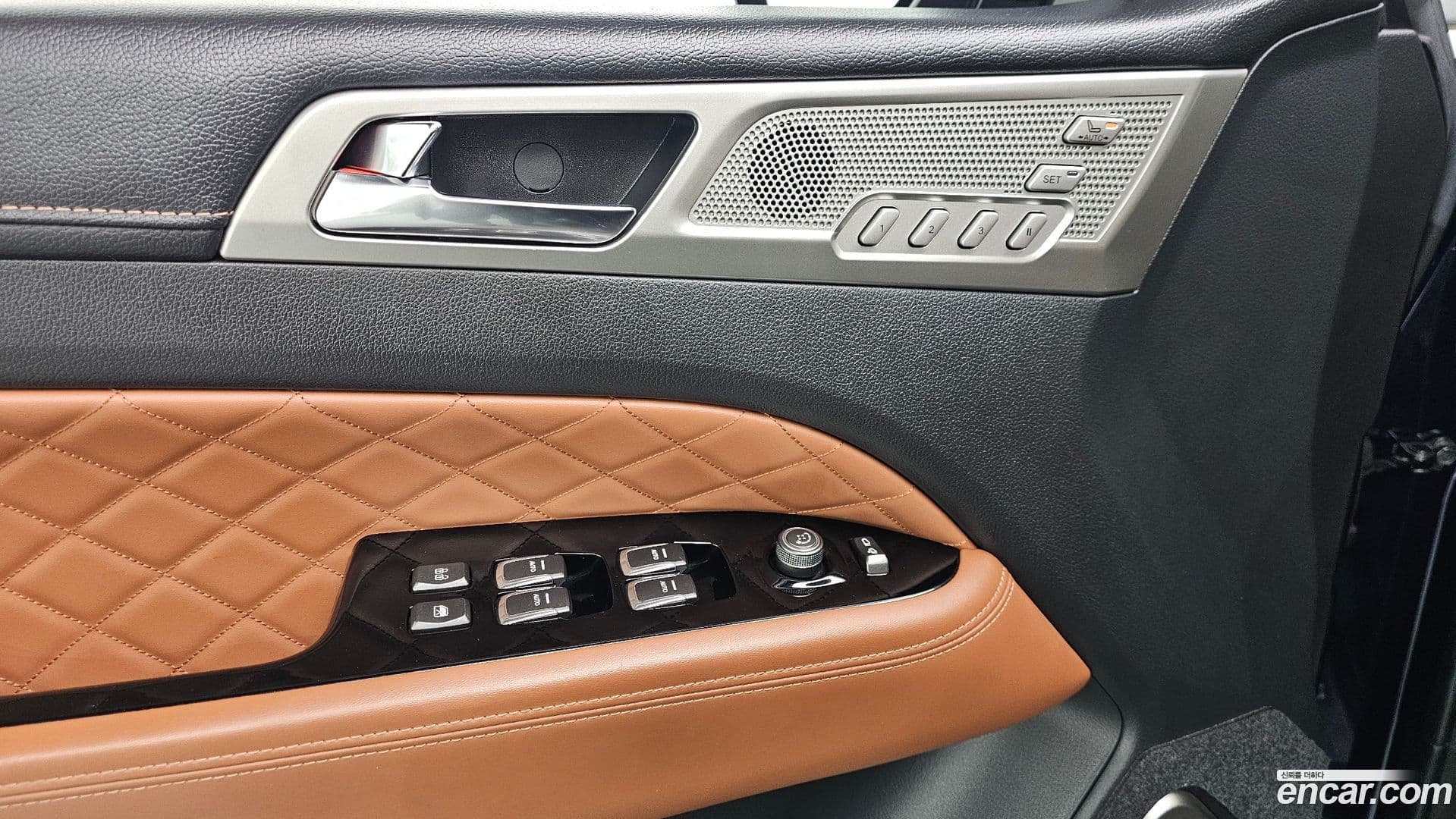 Main__Slider__Photo:Rexton KG_Mobility_Ssangyong 2018.3-16