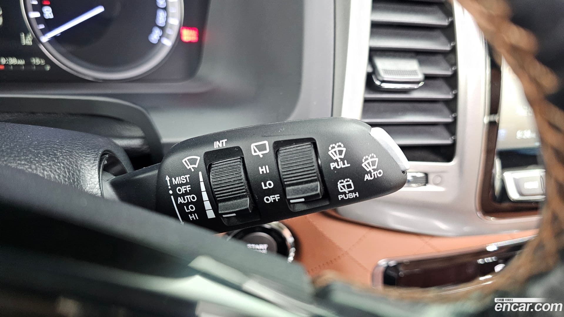 Main__Slider__Photo:Rexton KG_Mobility_Ssangyong 2018.3-17