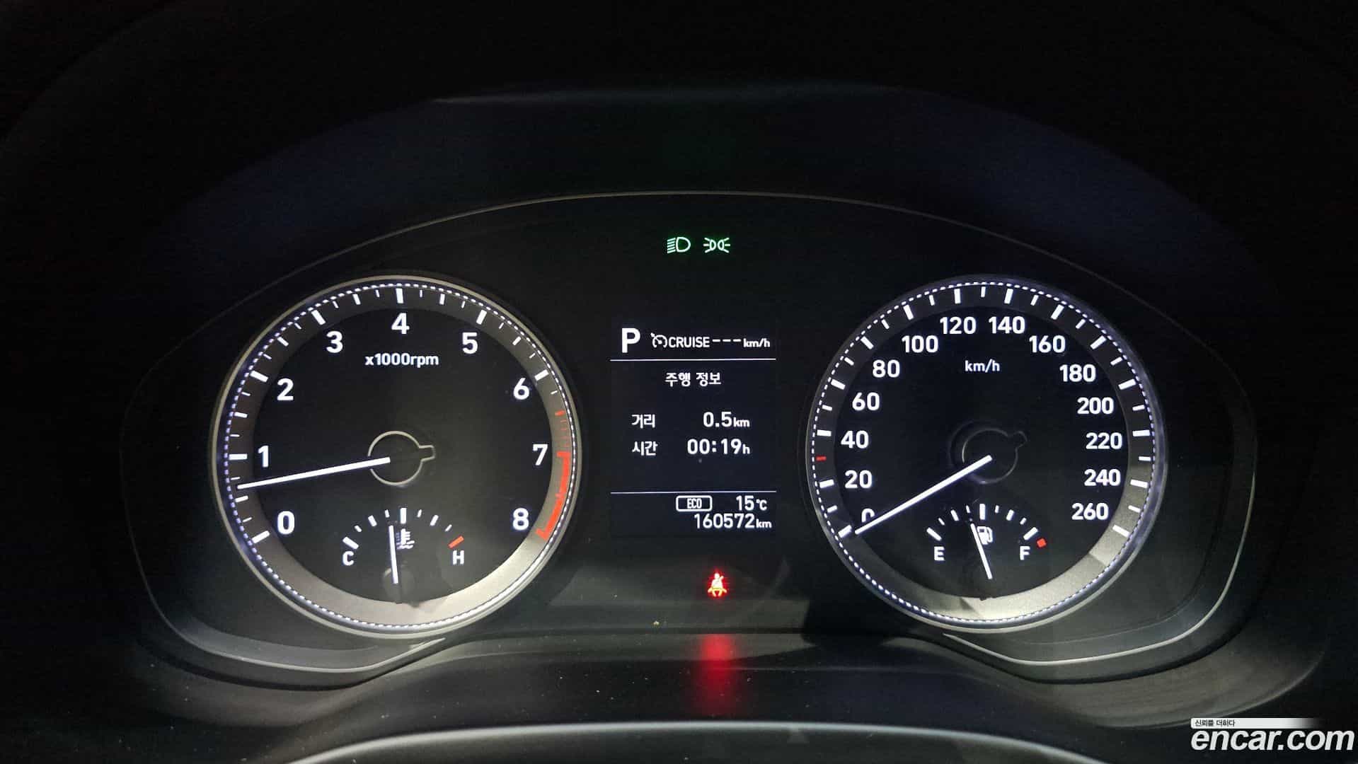 Grandeur Hyundai 2018.2-INNER-008