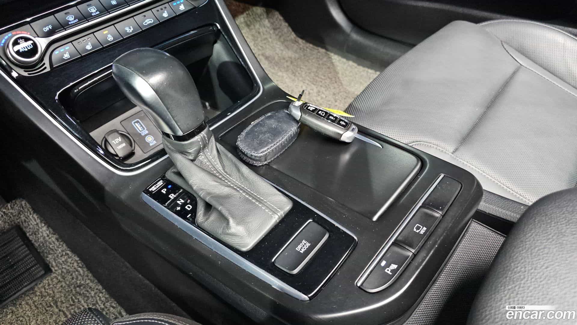 Grandeur Hyundai 2018.2-INNER-009