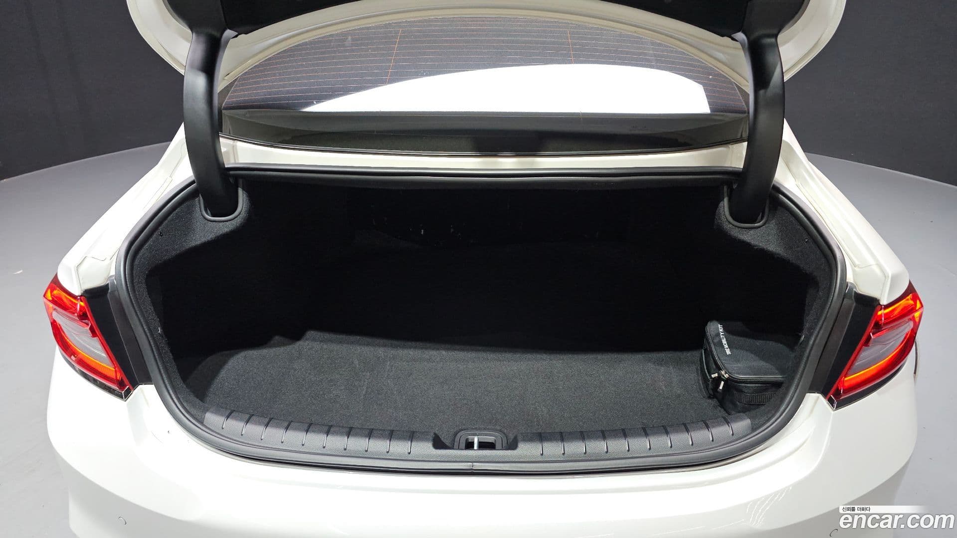 Main__Slider__Photo:Grandeur Hyundai 2018.2-19