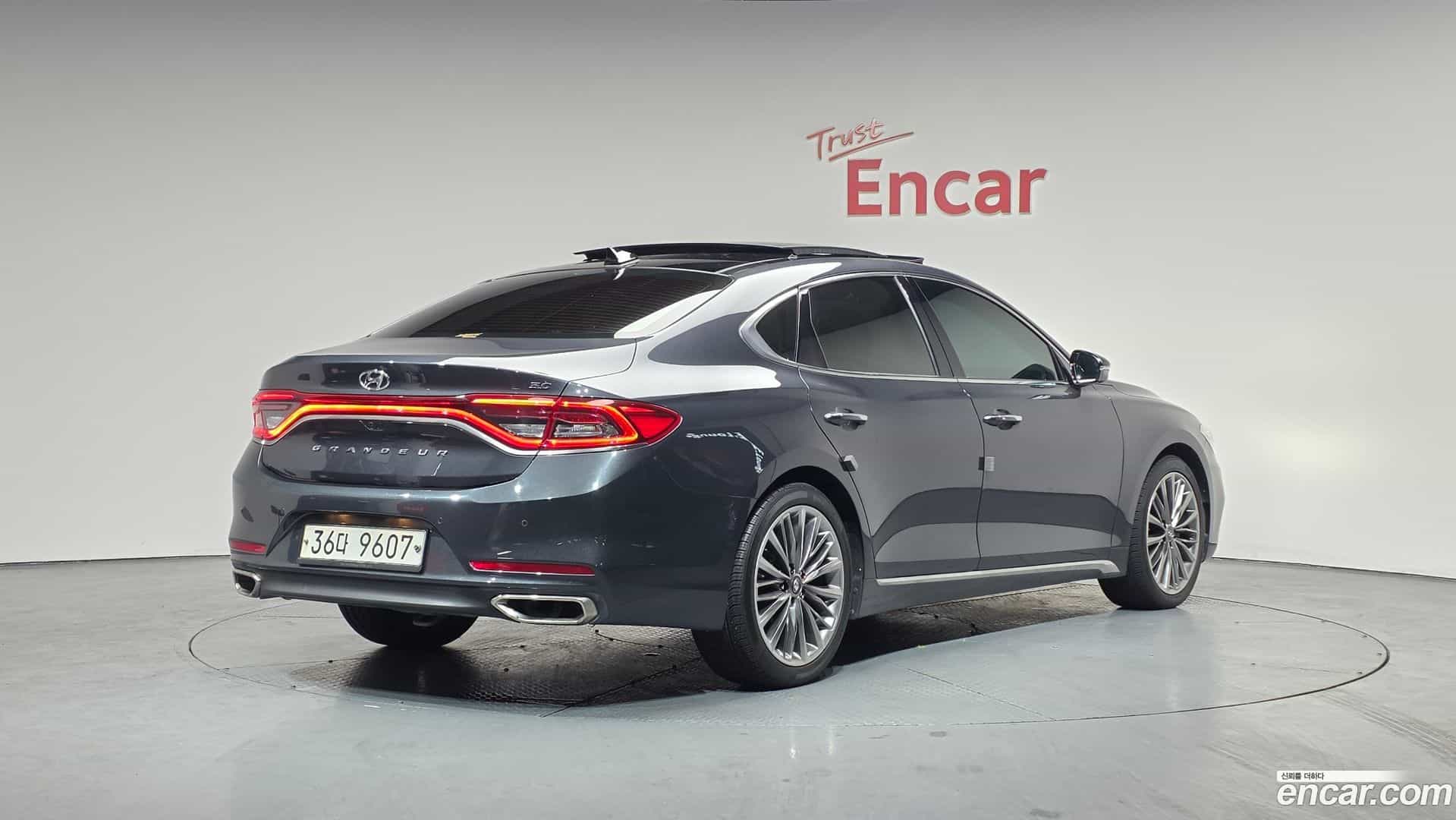 Grandeur Hyundai 2017.8-OUTER-002