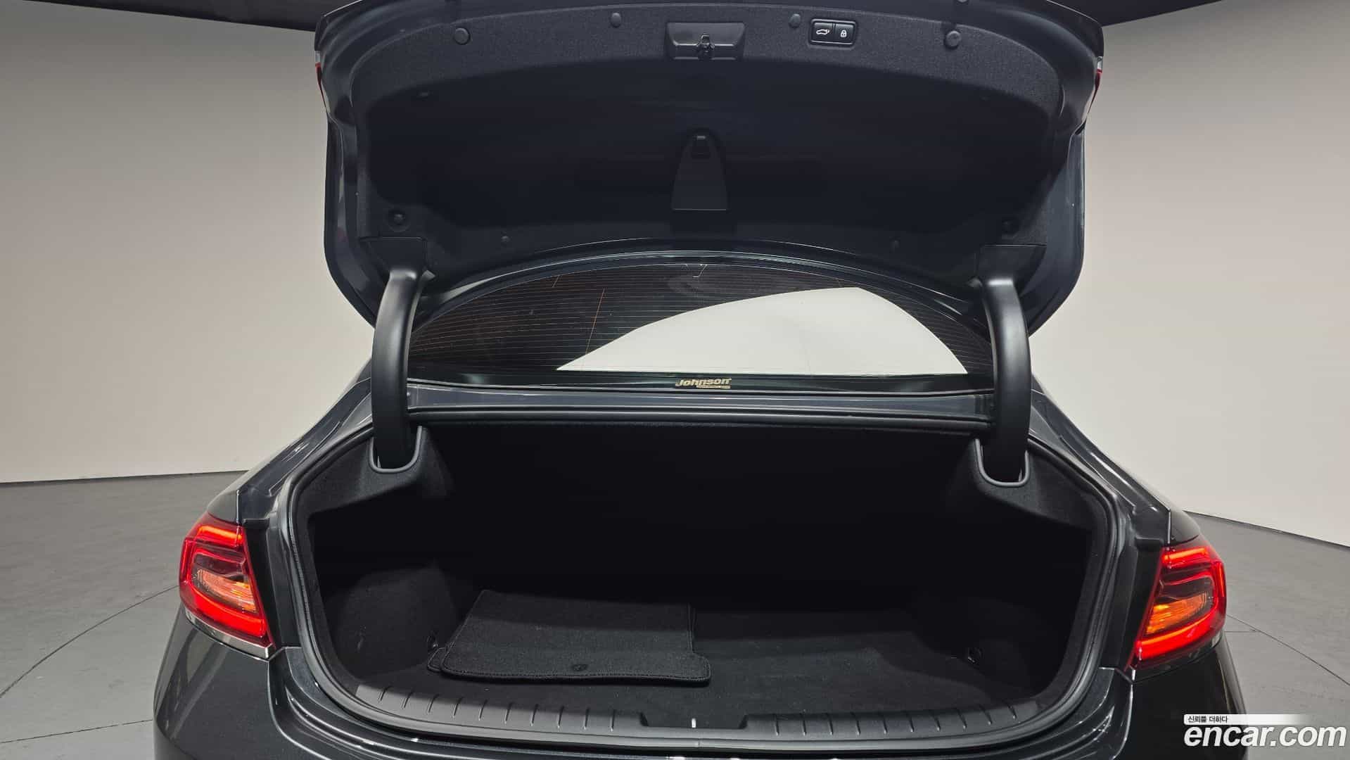 Grandeur Hyundai 2017.8-OPTION-024