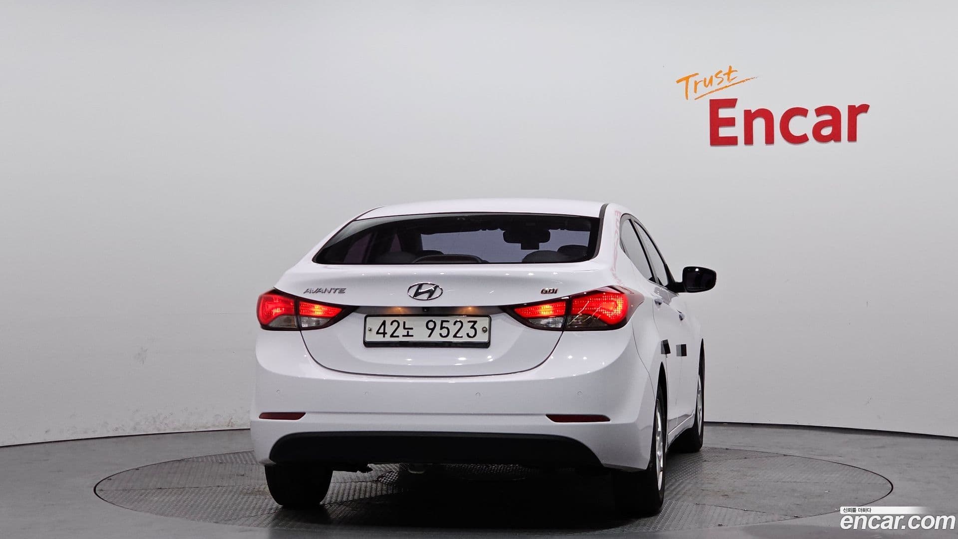 Main__Slider__Photo:AVANTE Hyundai 2015.1-3