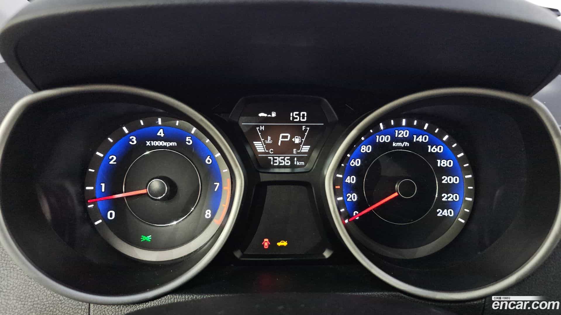 AVANTE Hyundai 2015.1-INNER-008