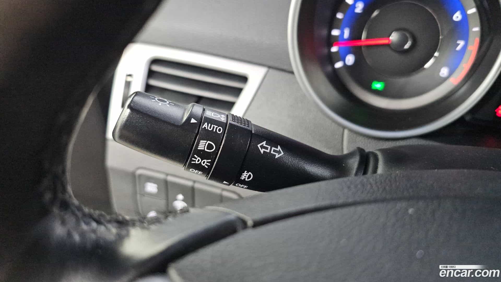 AVANTE Hyundai 2015.1-OPTION-019