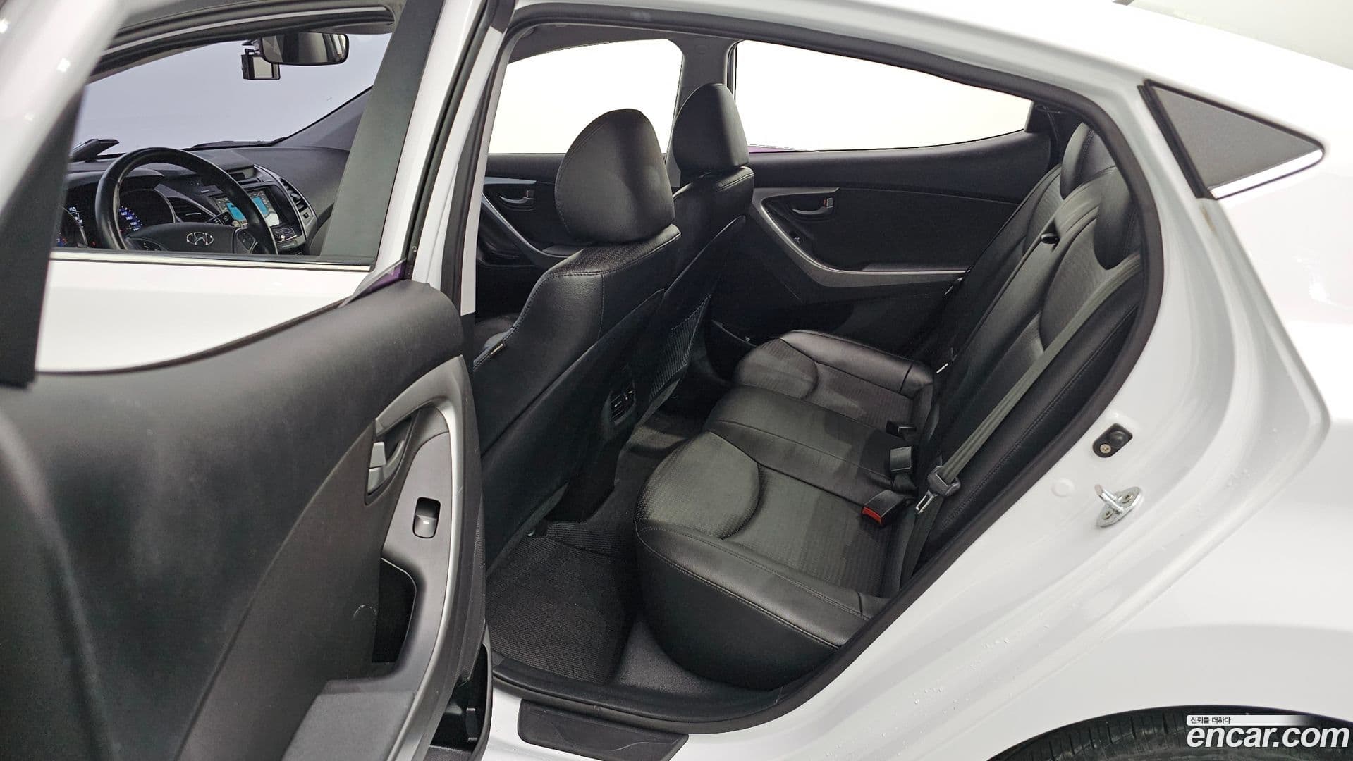 Main__Slider__Photo:AVANTE Hyundai 2015.1-18