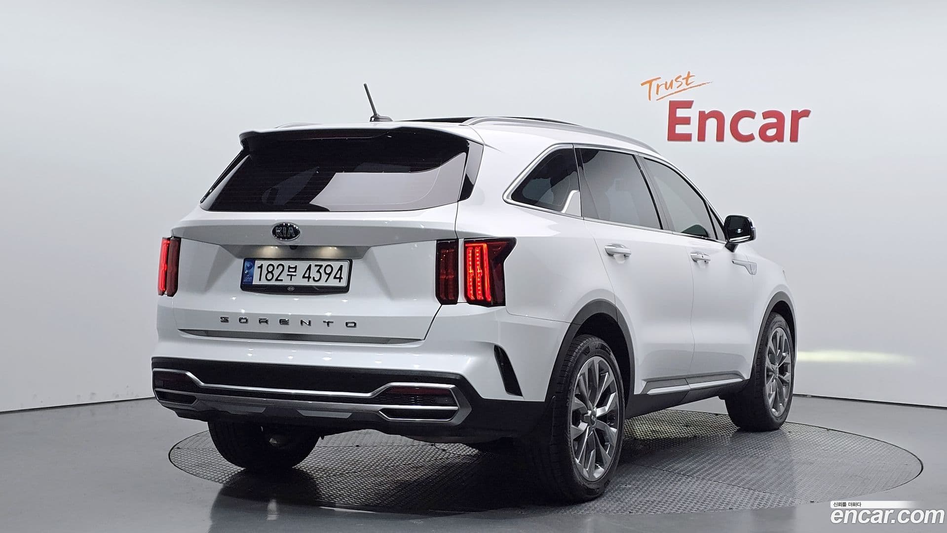 Main__Slider__Photo:Sorento Kia 2020.6-1