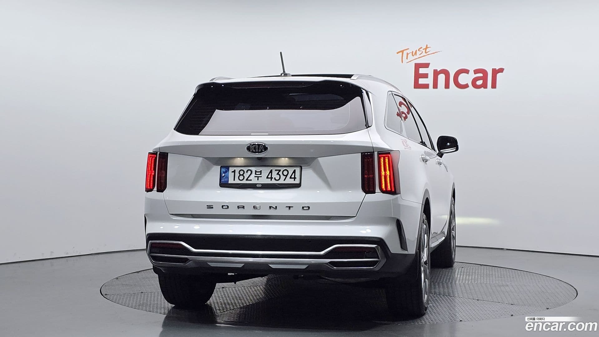 Main__Slider__Photo:Sorento Kia 2020.6-3