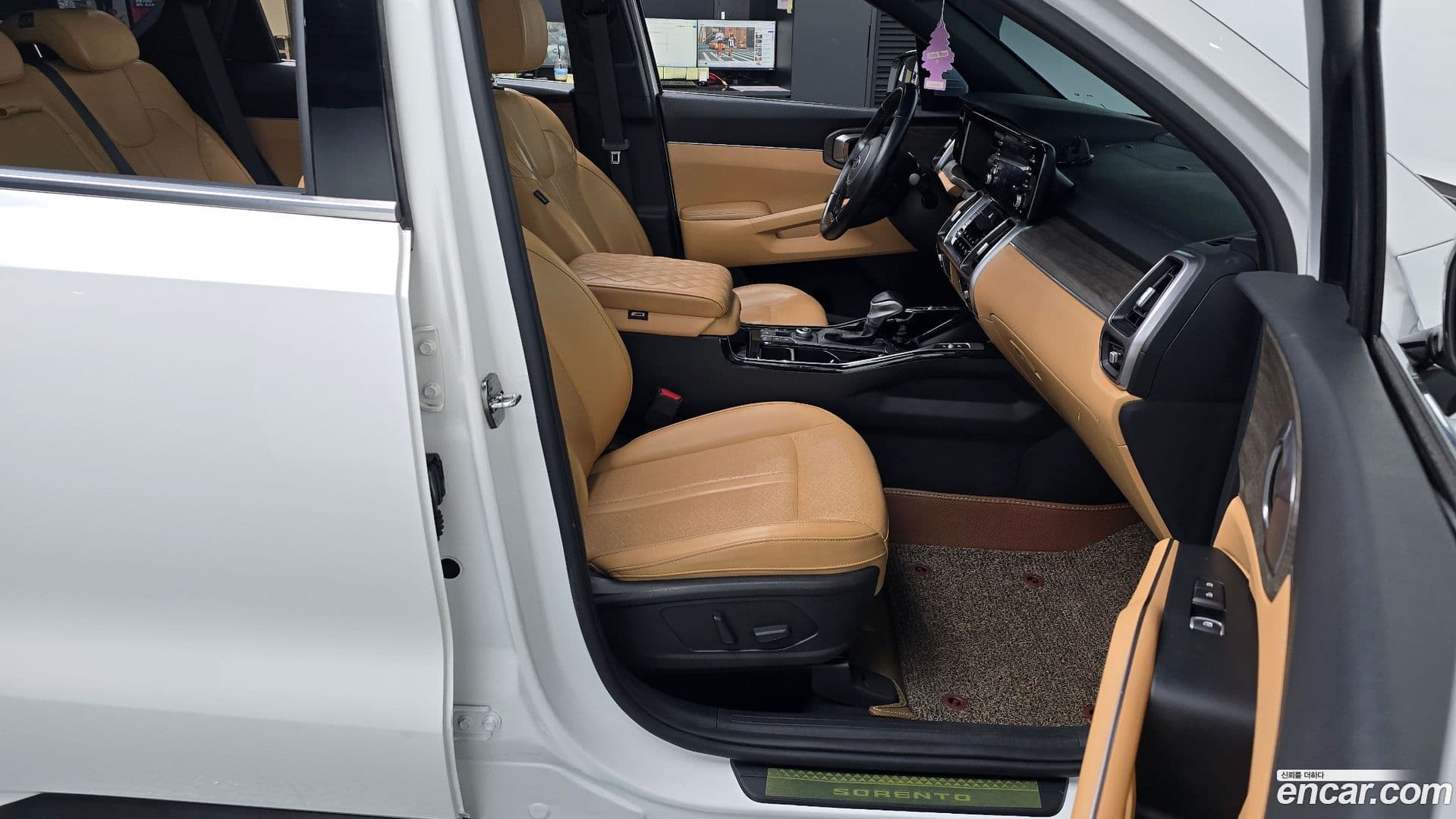 Main__Slider__Photo:Sorento Kia 2020.6-10