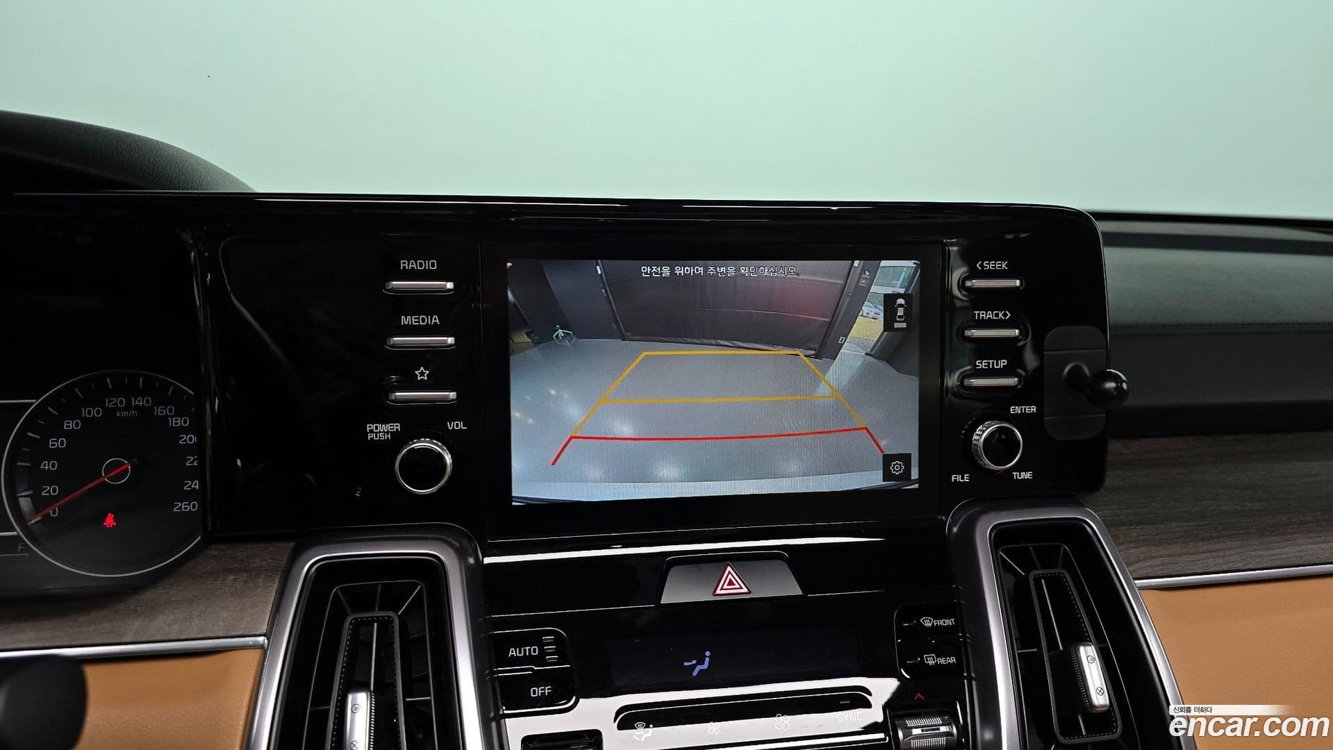 Main__Slider__Photo:Sorento Kia 2020.6-14