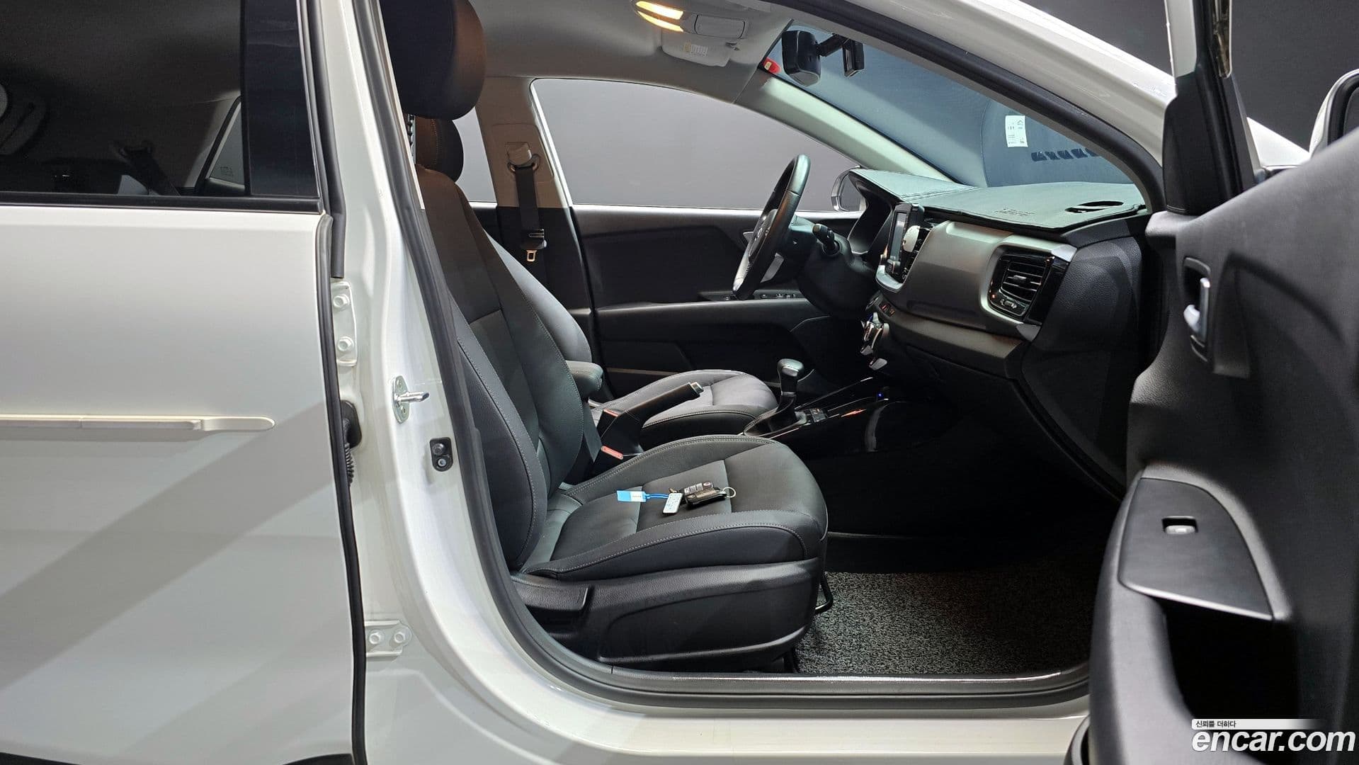 Main__Slider__Photo:Stonic Kia 2019.6-9