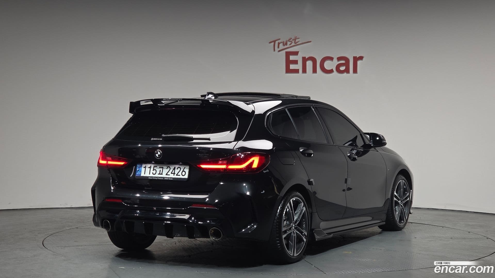 Main__Slider__Photo:1-Series BMW 2021.11-1