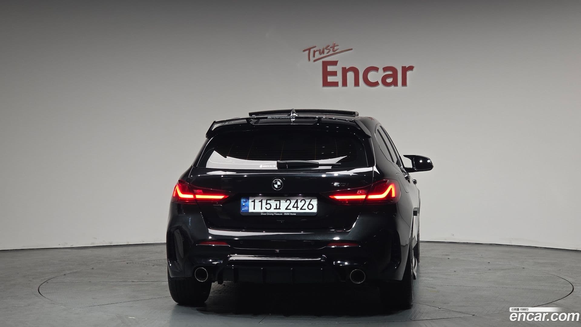 Main__Slider__Photo:1-Series BMW 2021.11-3