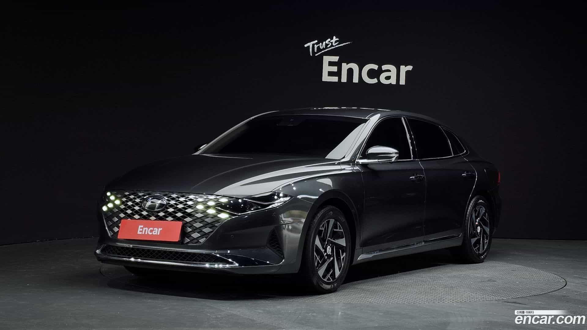 Grandeur Hyundai 2022.1-OUTER-001