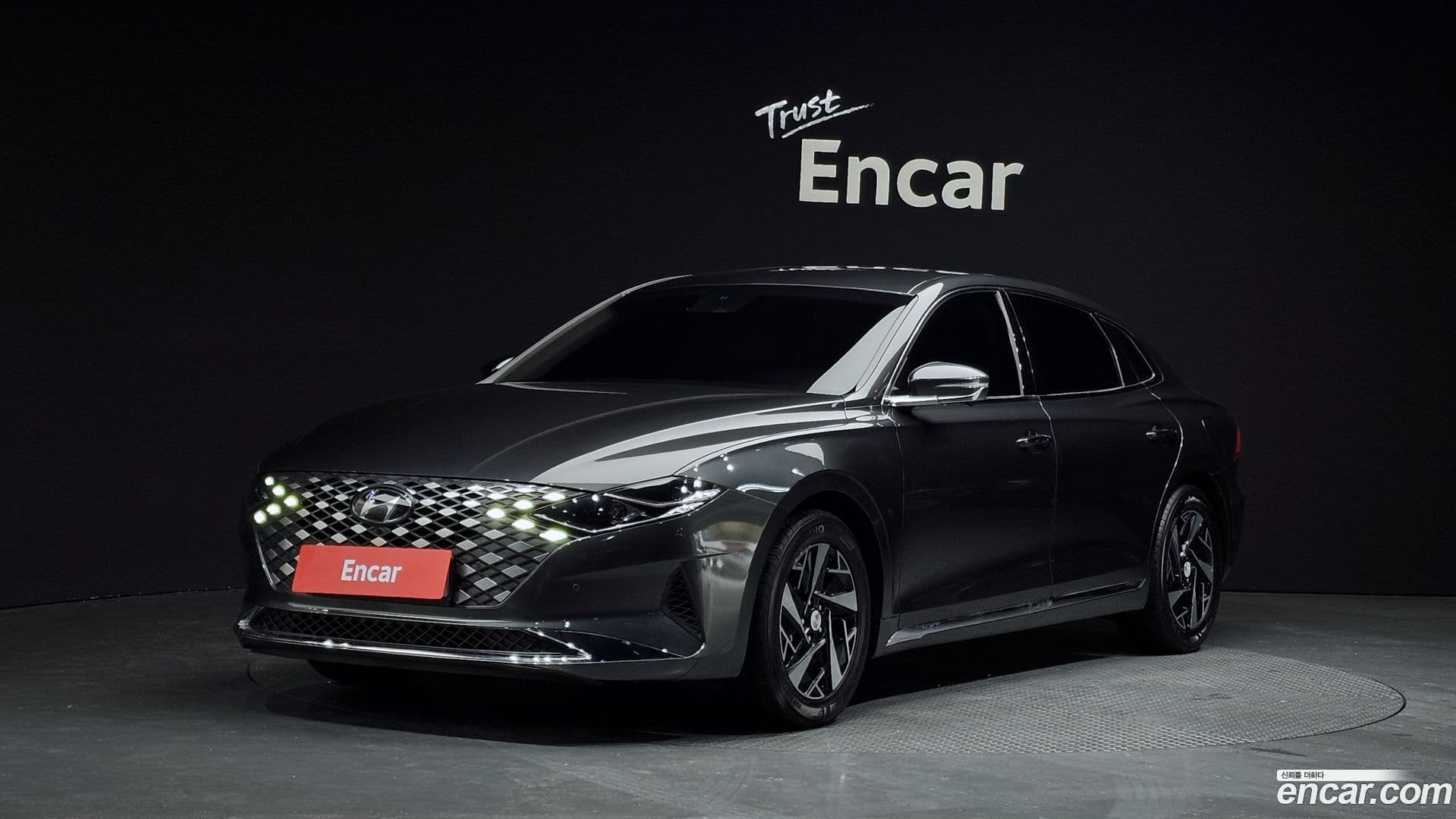 Main__Slider__Photo:Grandeur Hyundai 2022.1-0